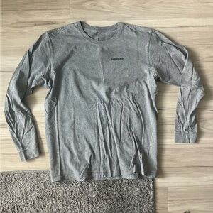 Patagonia Men's P-6 Logo Responsibili-Tee in Gray